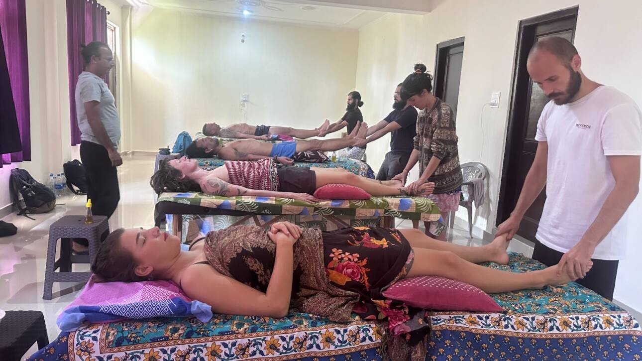 Massage training course in India with hands-on practice